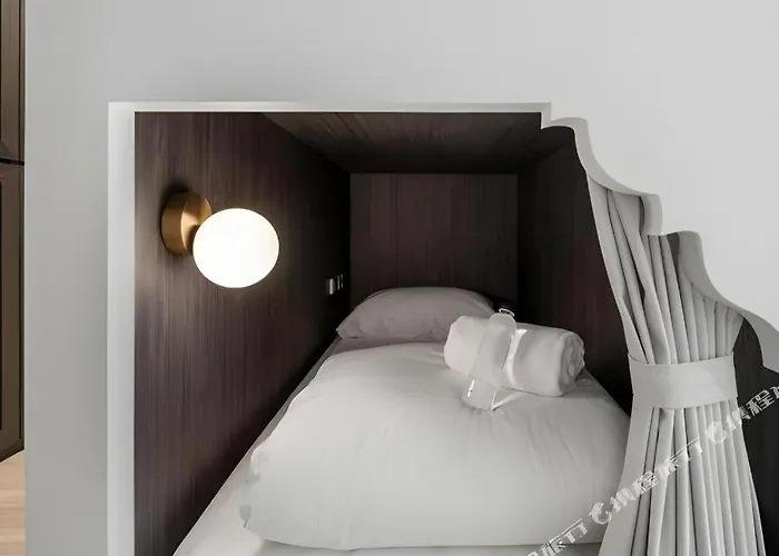 Lilit Bang Lumphu - Close To Khao San Road Bangkok