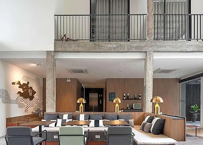 Lilit Bang Lumphu - Close To Khao San Road