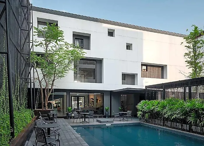 Lilit Bang Lumphu - Close To Khao San Road Bangkok