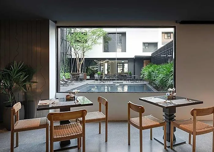 Lilit Bang Lumphu - Close To Khao San Road