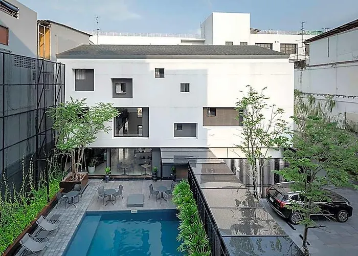 Lilit Bang Lumphu - Close To Khao San Road